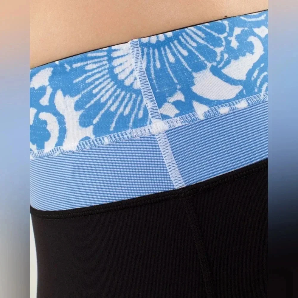 Lululemon Groove Crop Reversible Leggings Size 4